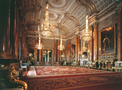 Lustre-montgolfière-Buckingham-Palace